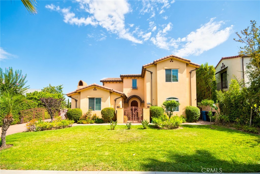 210 S El Morino Street