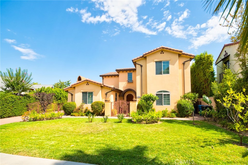 210 S El Morino Street