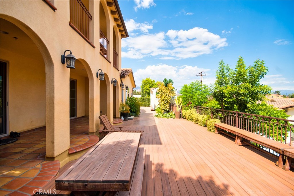 210 S El Morino Street