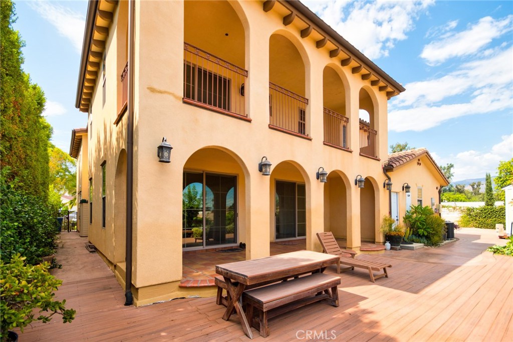 210 S El Morino Street