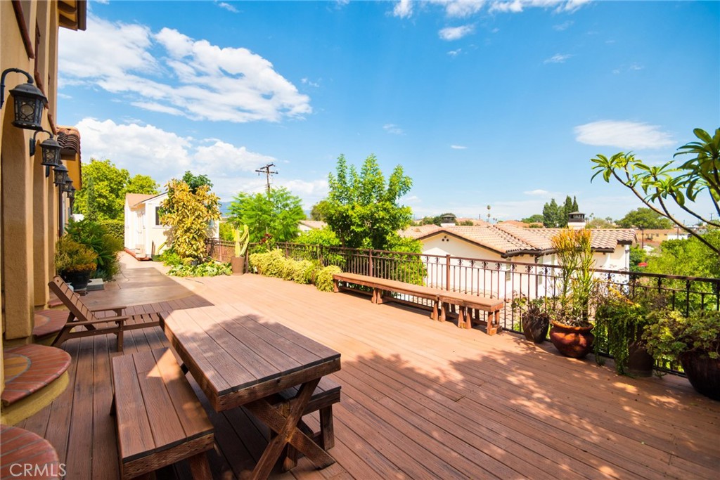 210 S El Morino Street