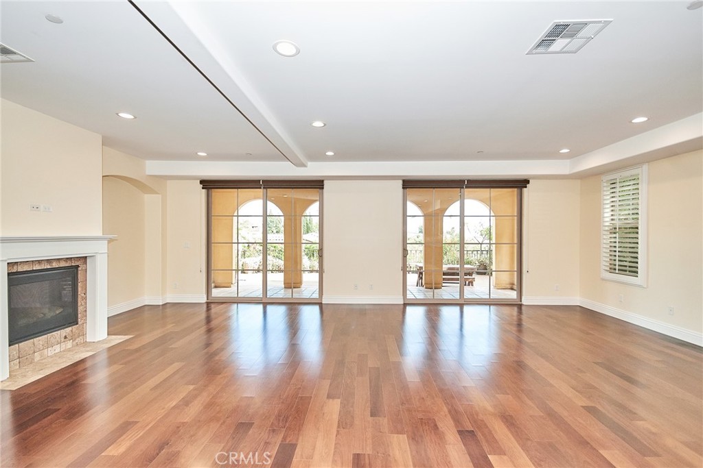 210 S El Morino Street