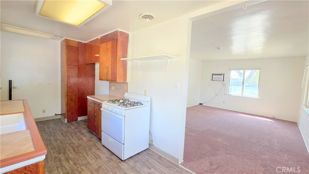 374 N 9th Avenue
