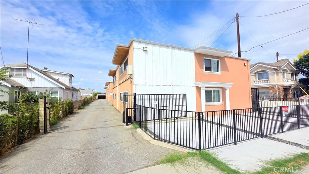 3733 Durfee 10