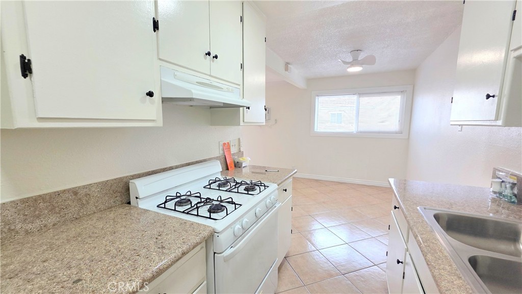 3733 Durfee 10