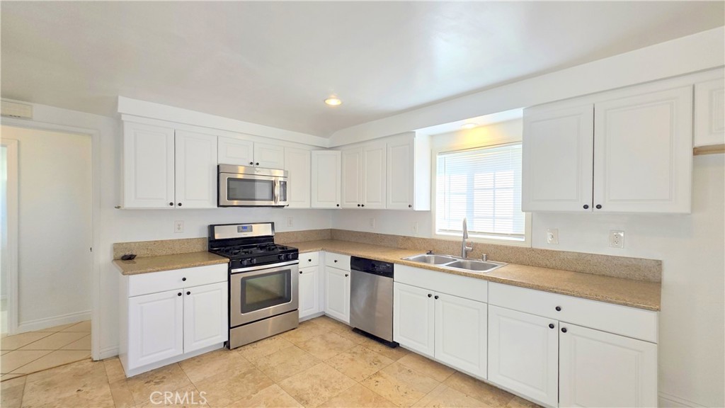1185 Douglass Drive