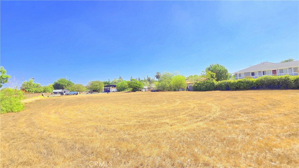 855 N Campus Avenue