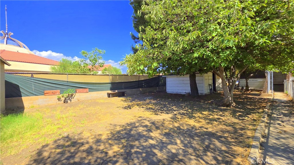 855 N Campus Avenue