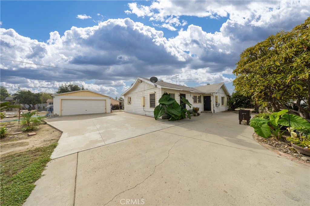 12203 Klingerman Street