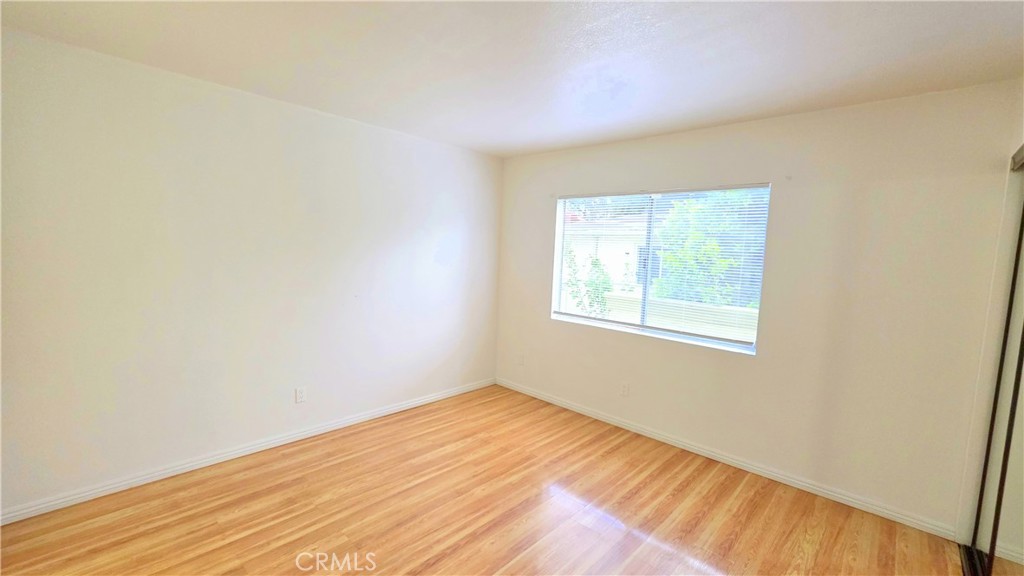 1049 W Francis Street F