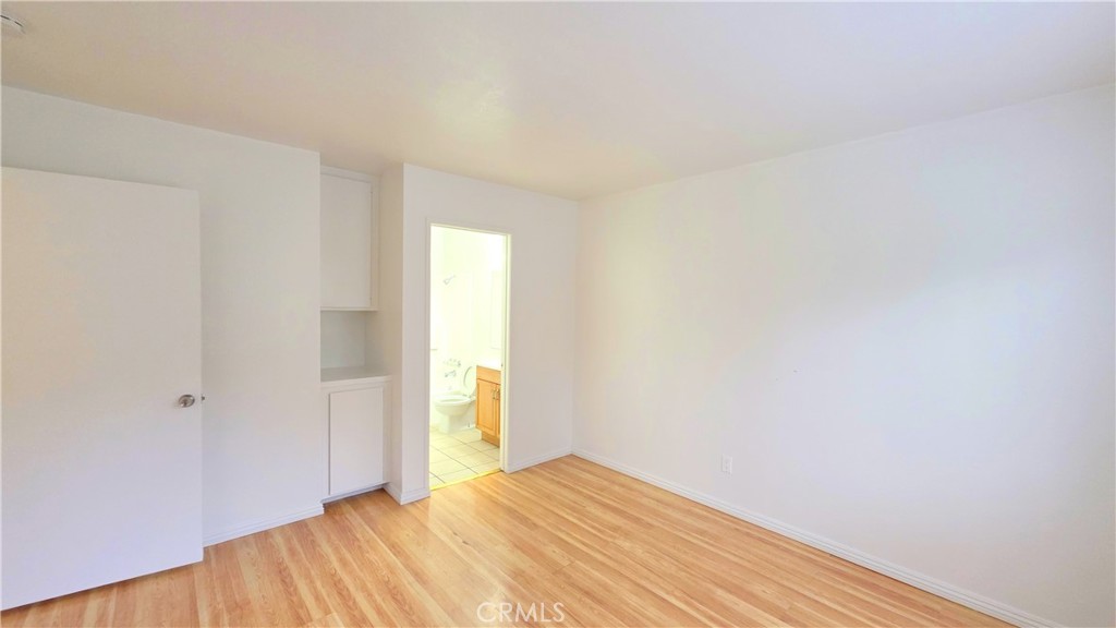 1049 W Francis Street F