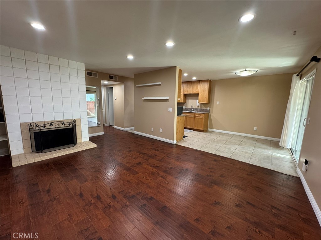 23659 Golden Springs F4