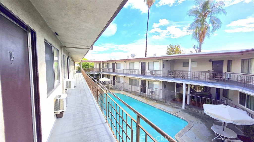 1026 W Granada Court 16