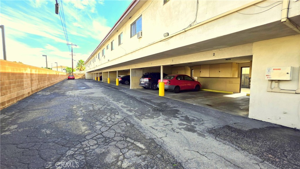 1026 W Granada Court 16