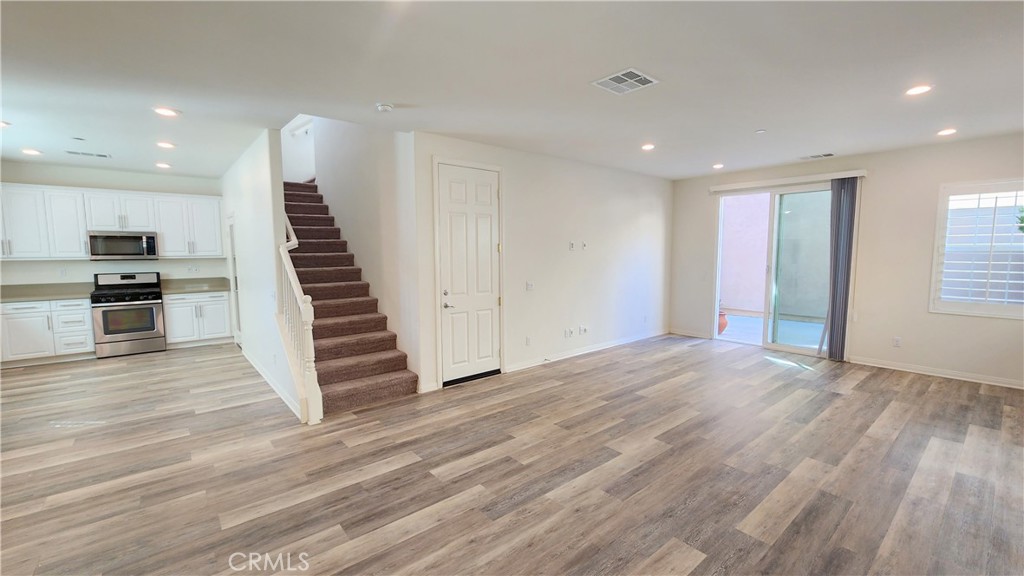 8614 Founders Grove