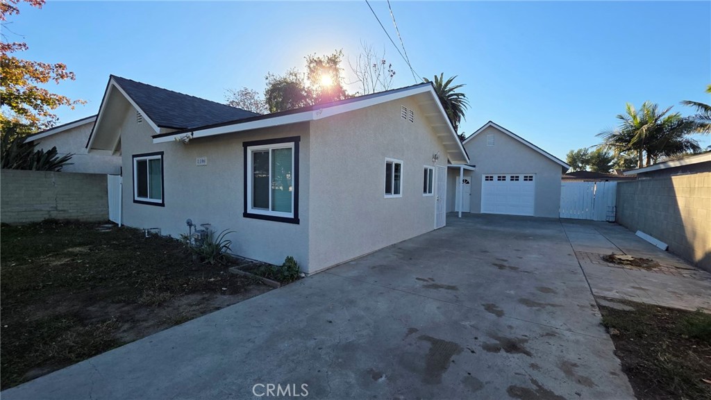 1186 W 9th