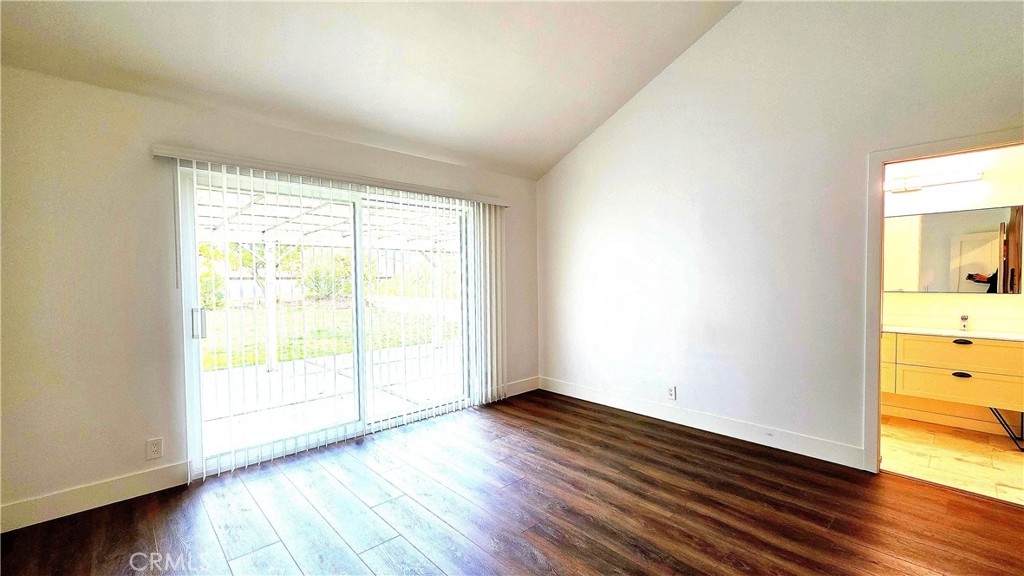 1546 Avenida Entrada