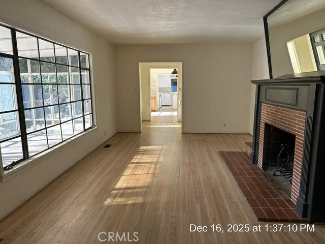 1295 Loma Vista