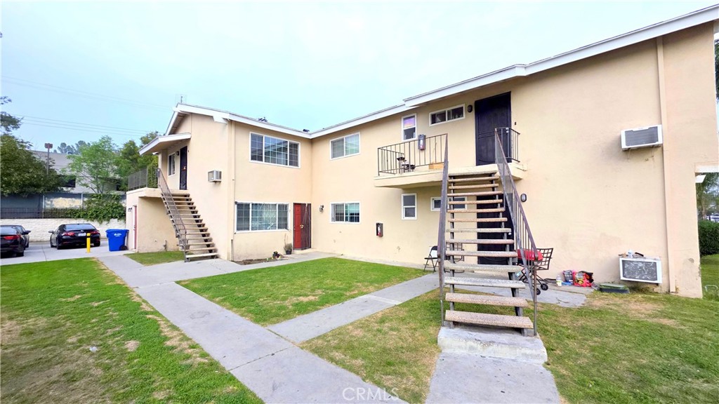 2325 Angela Street 4