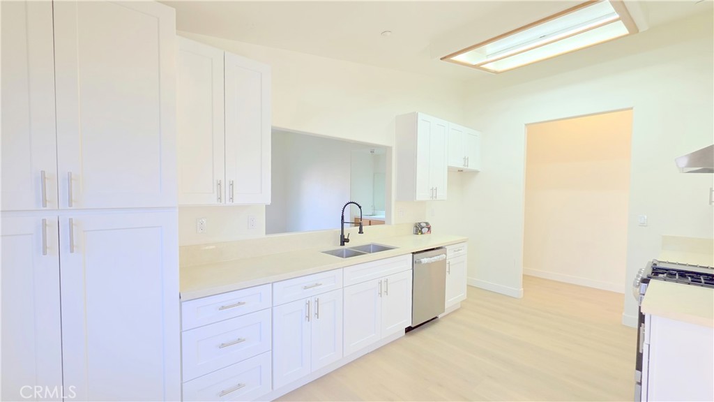 1100 Cloverdale Street