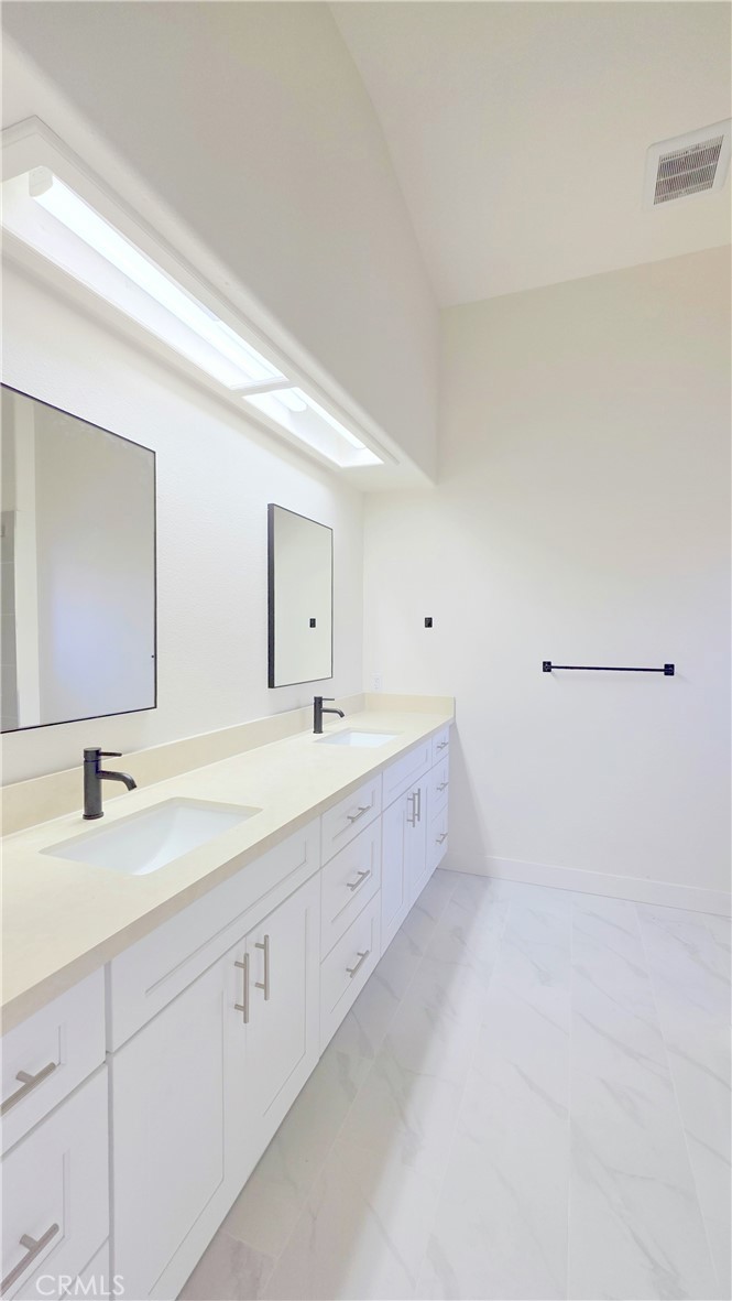 1100 Cloverdale Street