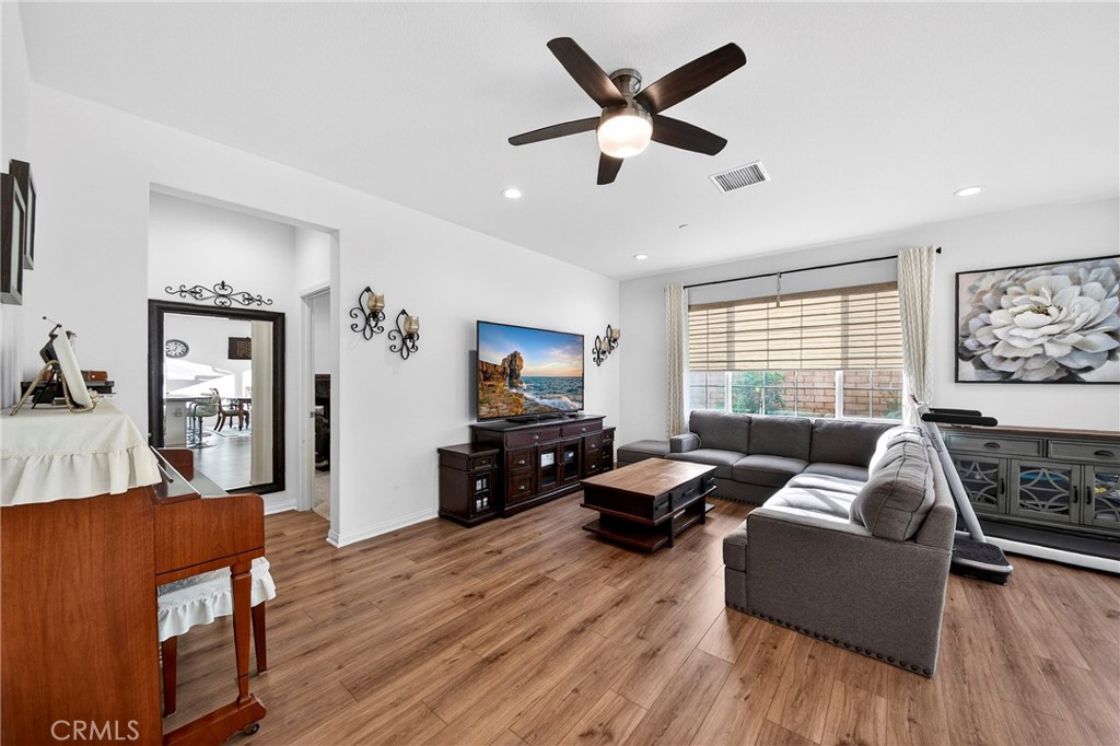 3322 S Primerose Drive