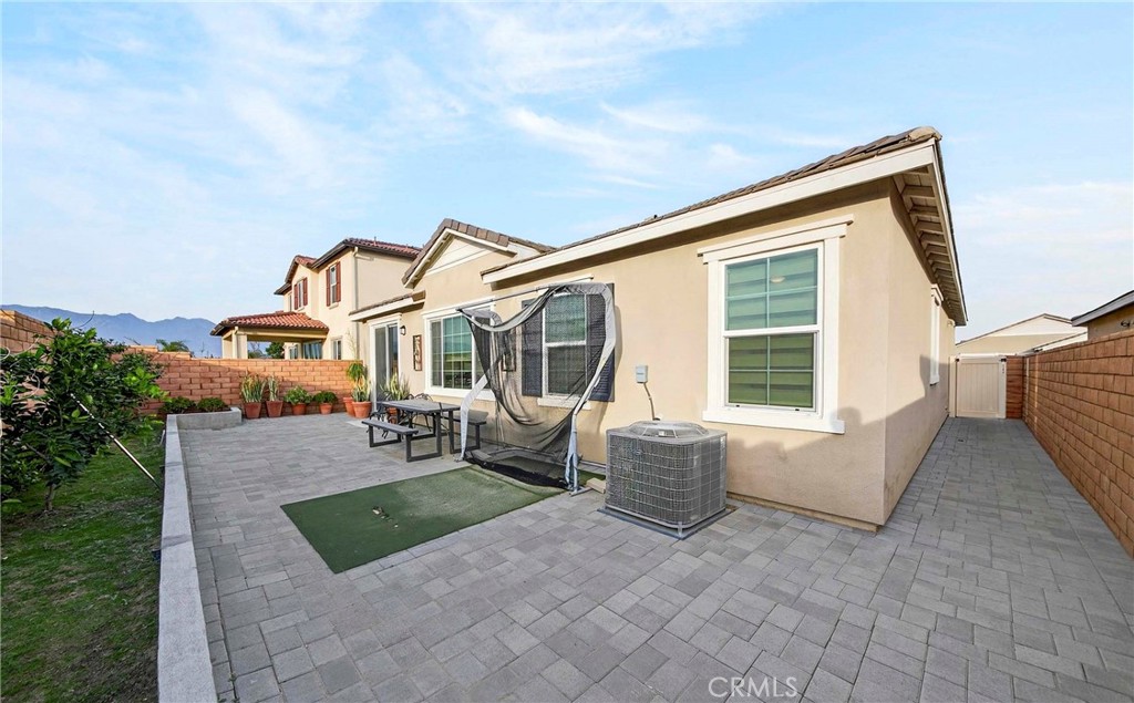 3322 S Primerose Drive