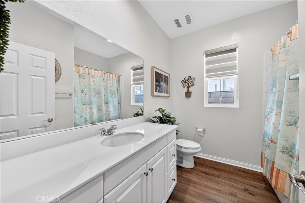 3322 S Primerose Drive