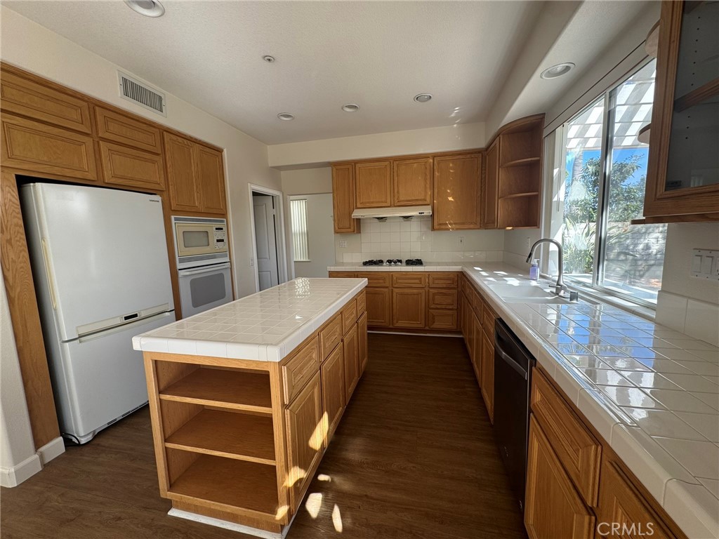 3552 S Oak Valley Place