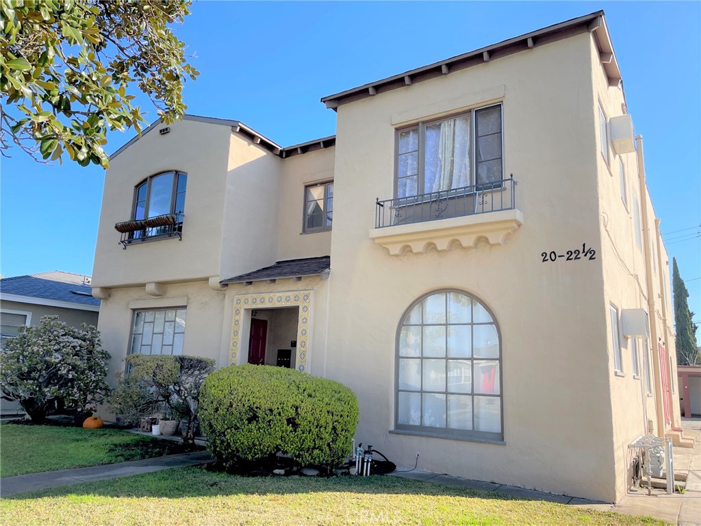 22 1/2 N Bushnell Avenue