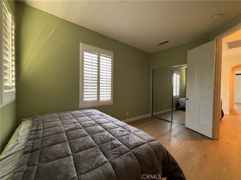 2750 E OAK HILL Drive 16