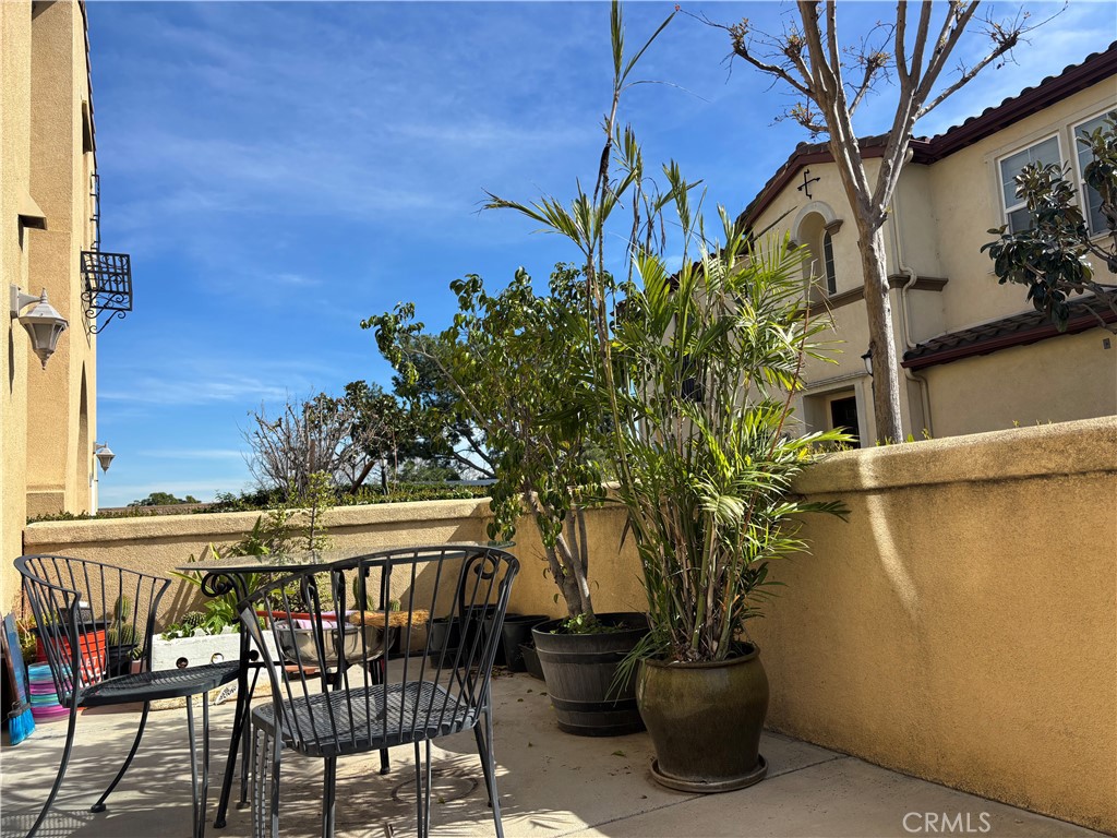 2750 E OAK HILL Drive 16