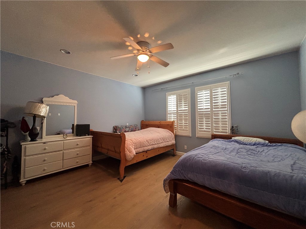 2750 E OAK HILL Drive 16