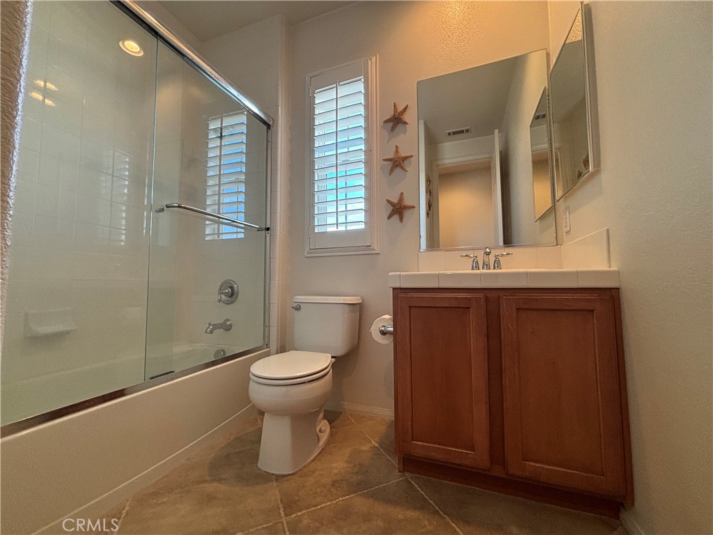 2750 E OAK HILL Drive 16