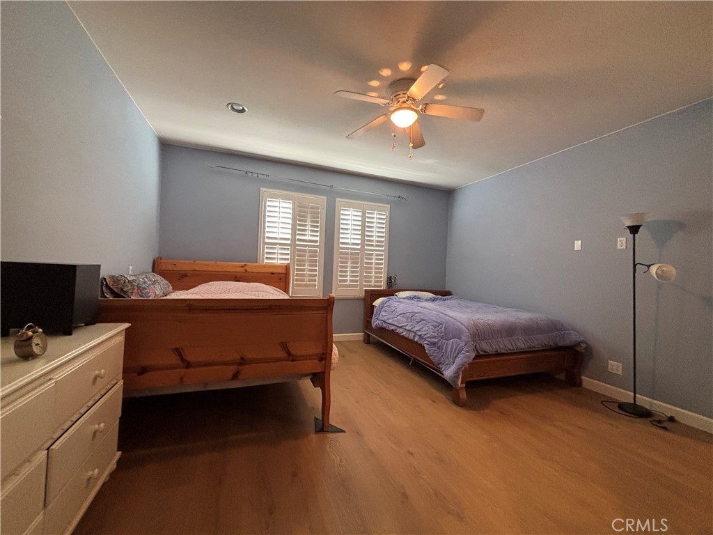 2750 E OAK HILL Drive 16