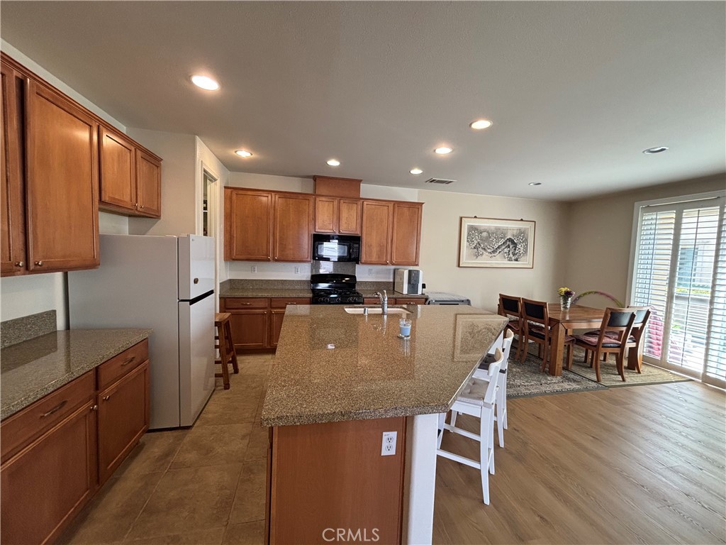 2750 E OAK HILL Drive 16