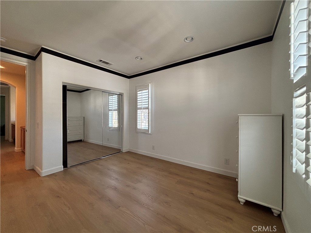 2750 E OAK HILL Drive 16