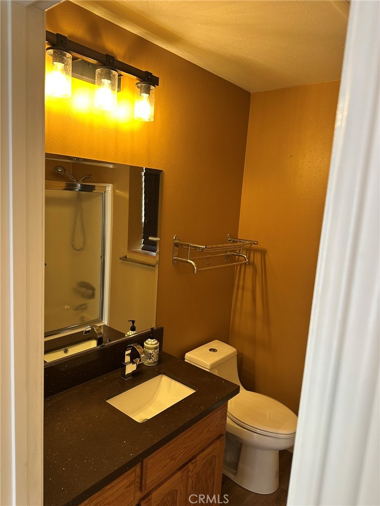 137 E Country Club
