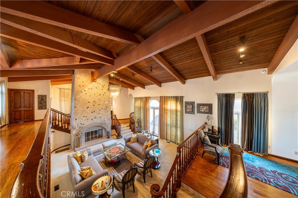 2557 Indian Creek