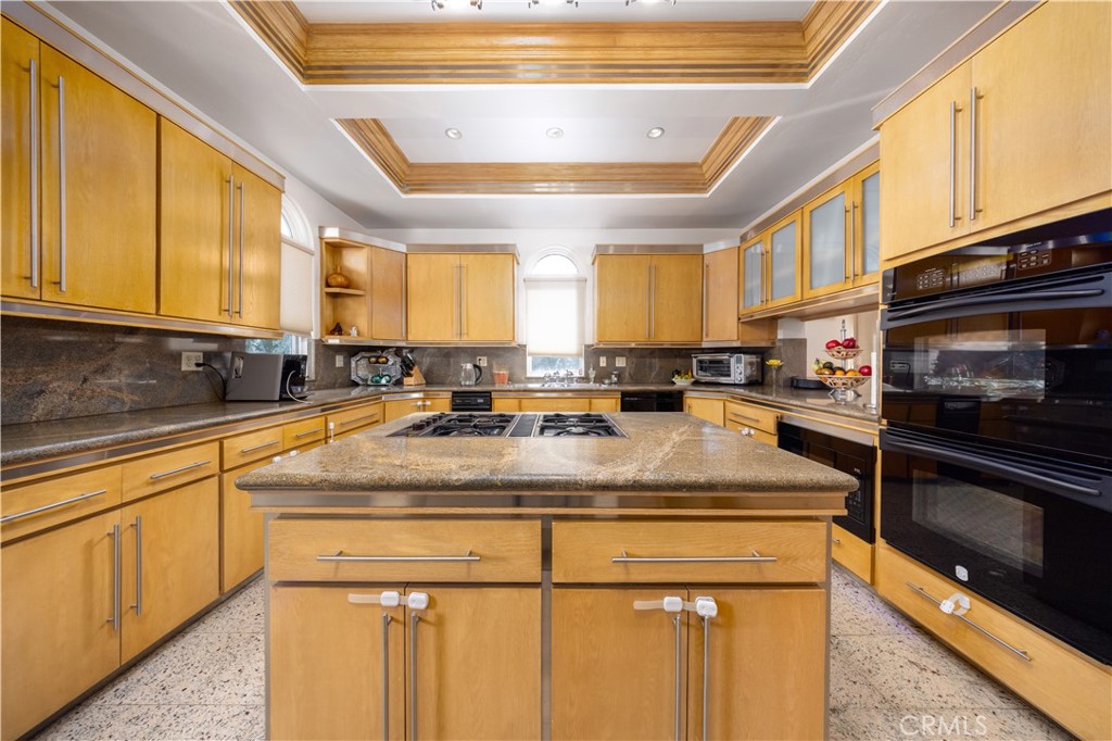 2557 Indian Creek