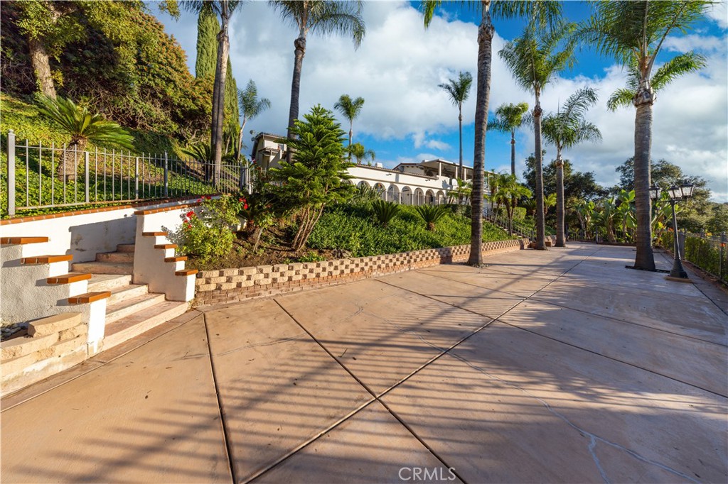 2557 Indian Creek