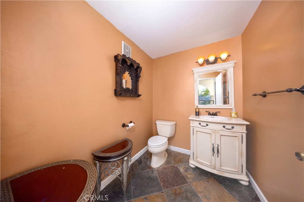 2557 Indian Creek