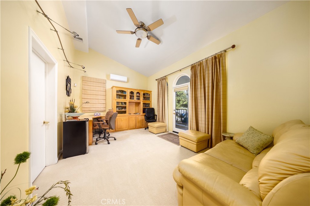 2557 Indian Creek