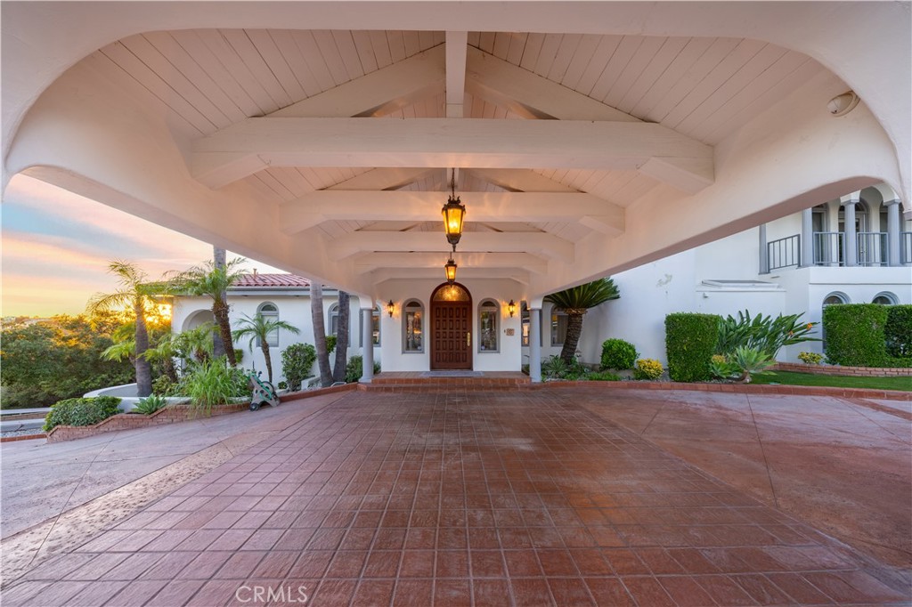 2557 Indian Creek