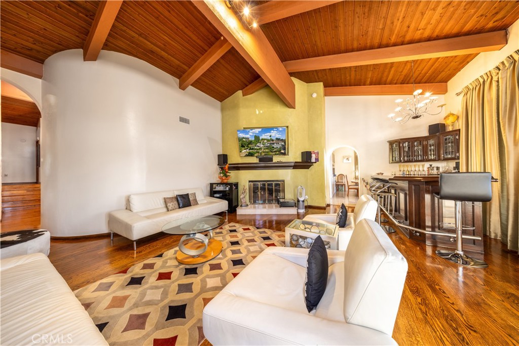 2557 Indian Creek