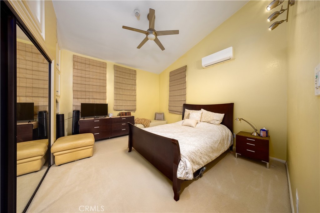 2557 Indian Creek