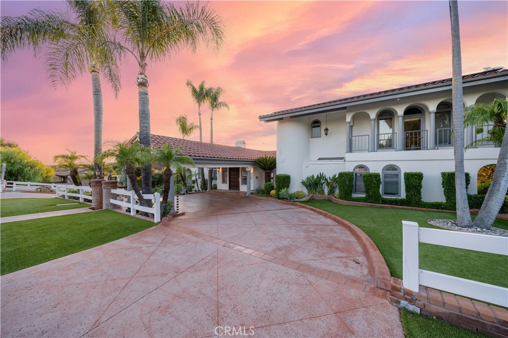 2557 Indian Creek