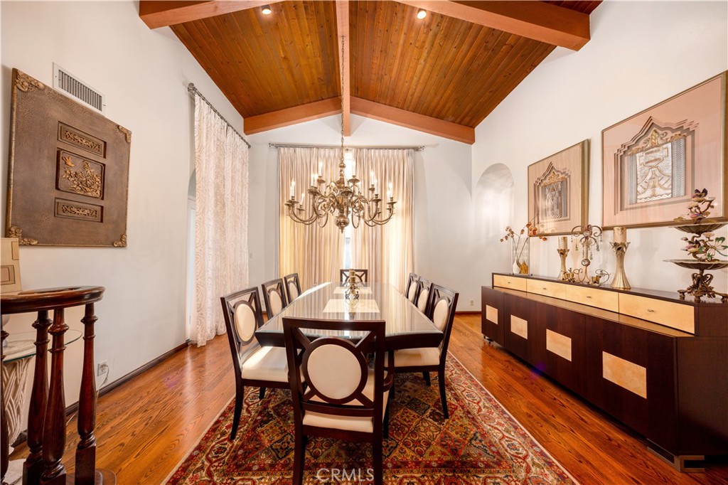 2557 Indian Creek