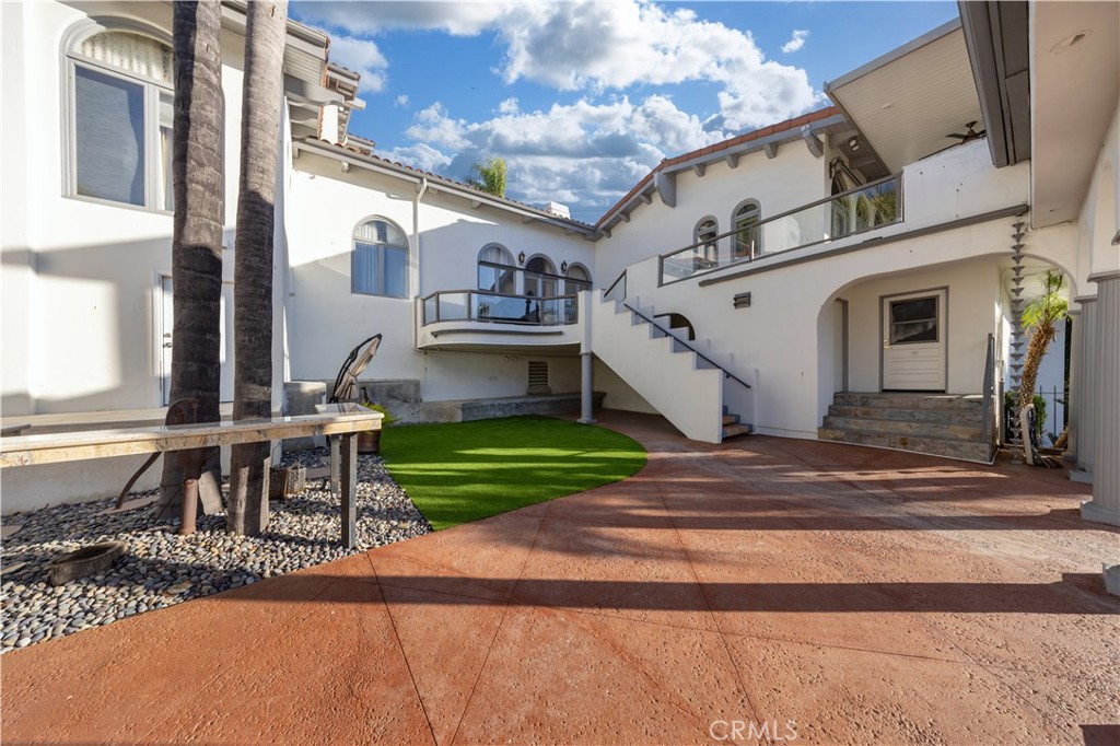 2557 Indian Creek