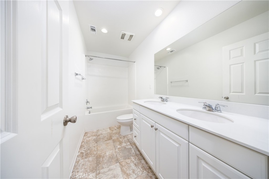 3421 E Orange Blossom